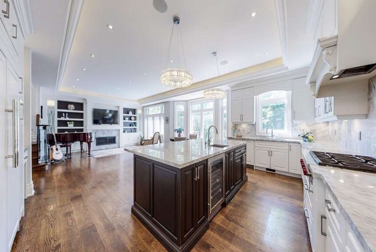 321 Maplehurst Ave 321 Maplehurst Ave Toronto