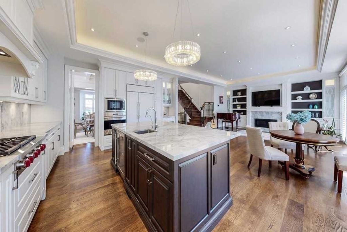 321 Maplehurst Ave 321 Maplehurst Ave Toronto
