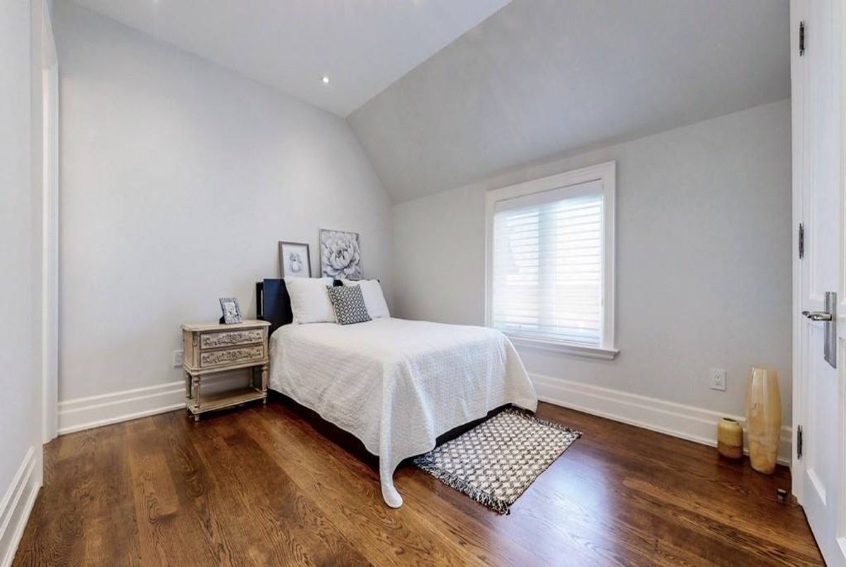 321 Maplehurst Ave 321 Maplehurst Ave Toronto
