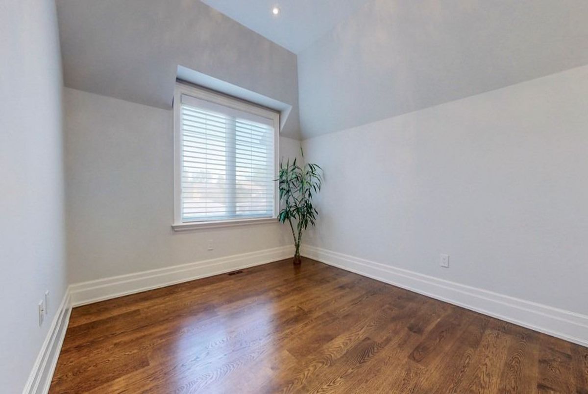 321 Maplehurst Ave 321 Maplehurst Ave Toronto