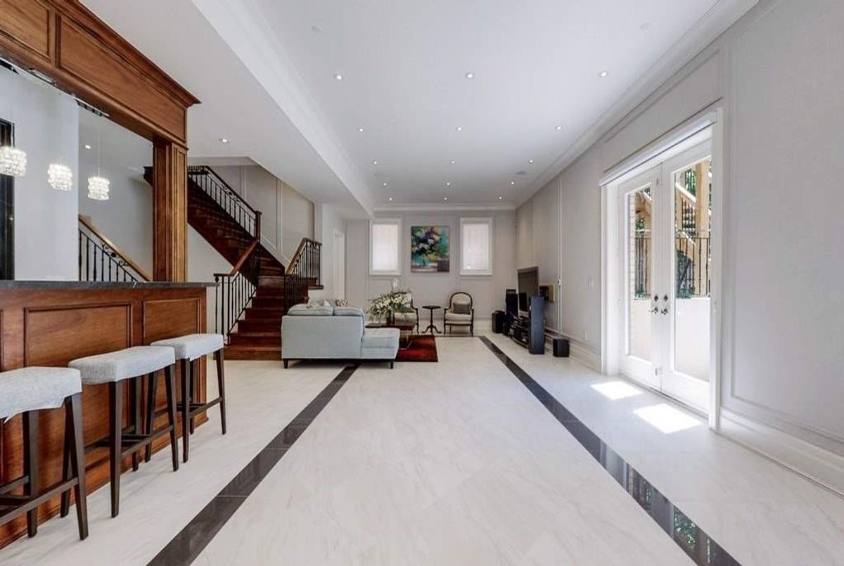 321 Maplehurst Ave 321 Maplehurst Ave Toronto