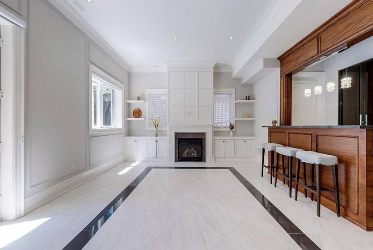321 Maplehurst Ave 321 Maplehurst Ave Toronto