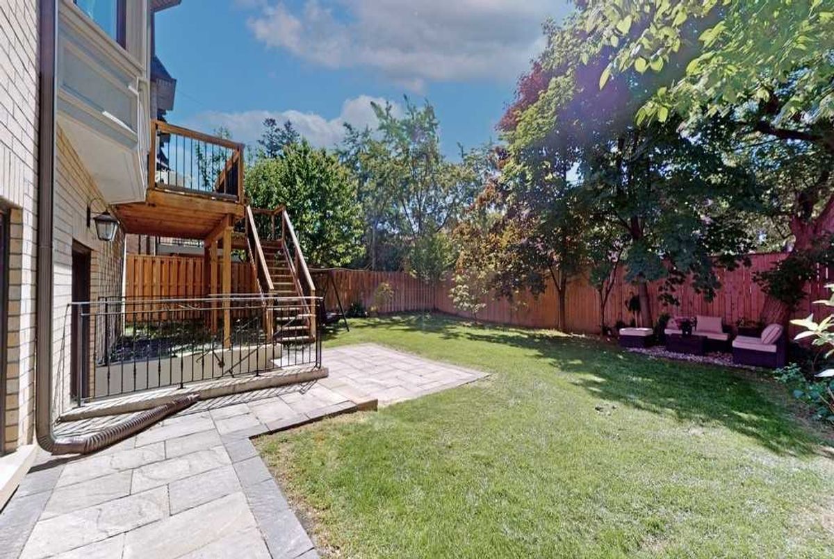 321 Maplehurst Ave 321 Maplehurst Ave Toronto
