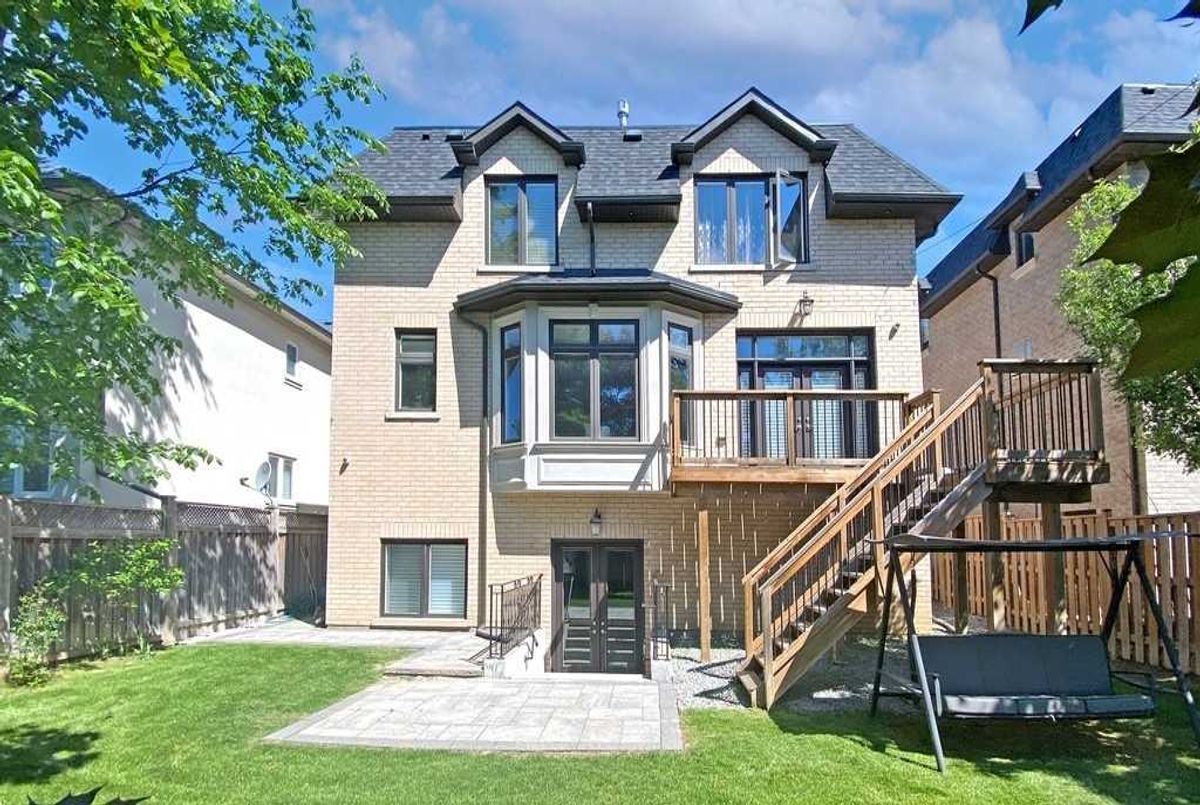321 Maplehurst Ave 321 Maplehurst Ave Toronto