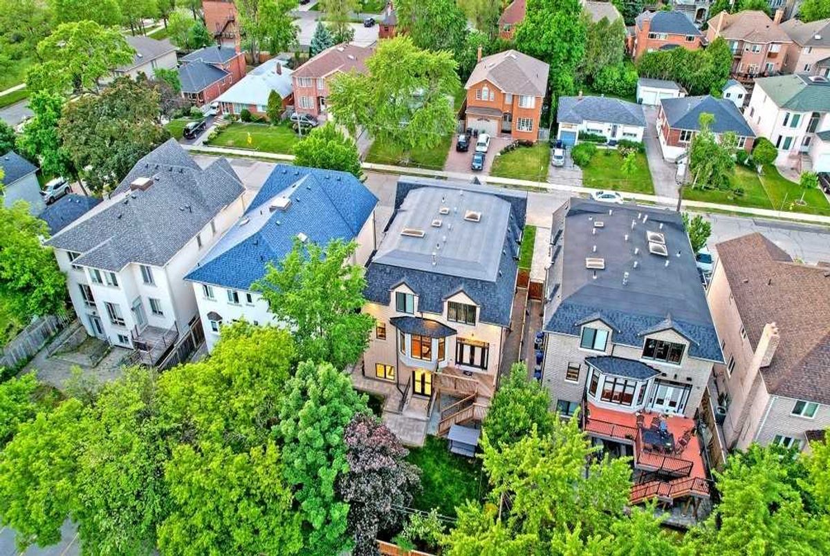 321 Maplehurst Ave 321 Maplehurst Ave Toronto