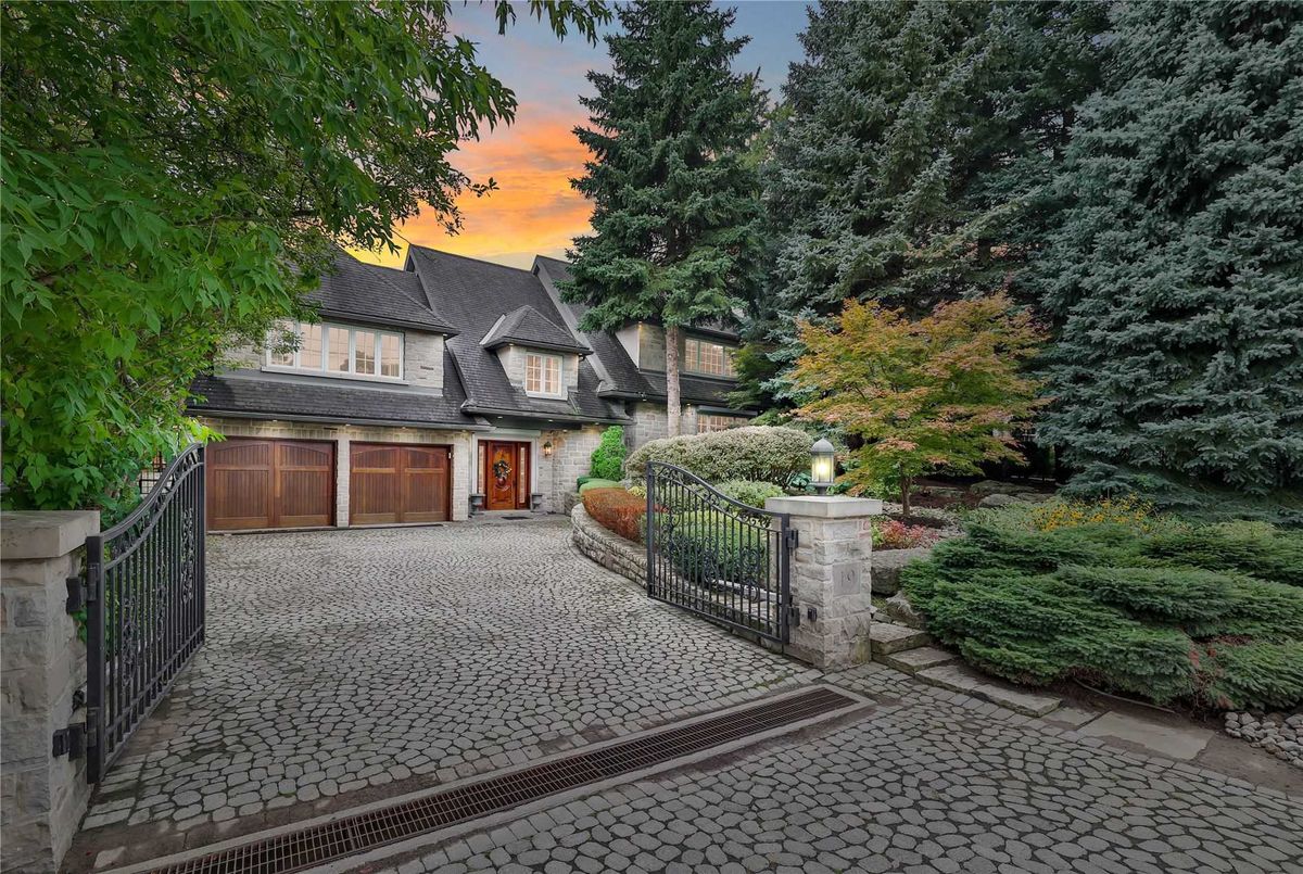 19 Forest Glen Crescent 19 Forest Glen Crescent Toronto C12