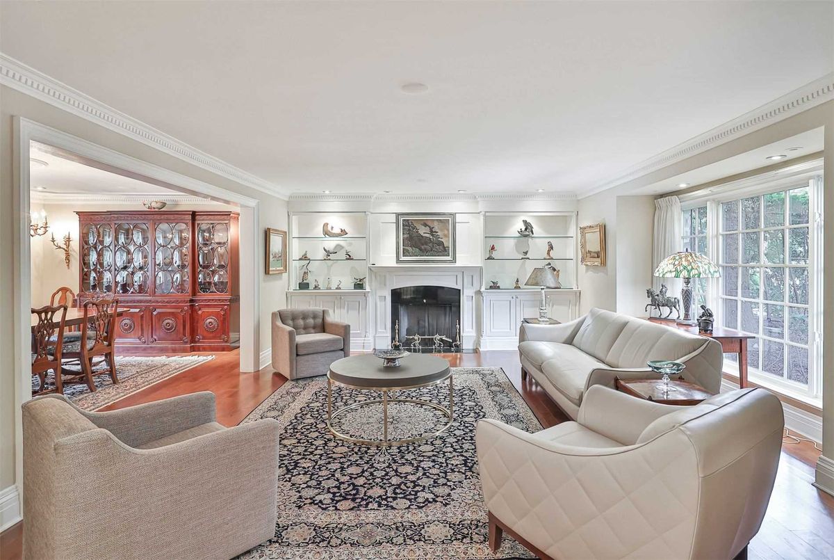 19 Forest Glen Crescent 19 Forest Glen Crescent Toronto C12