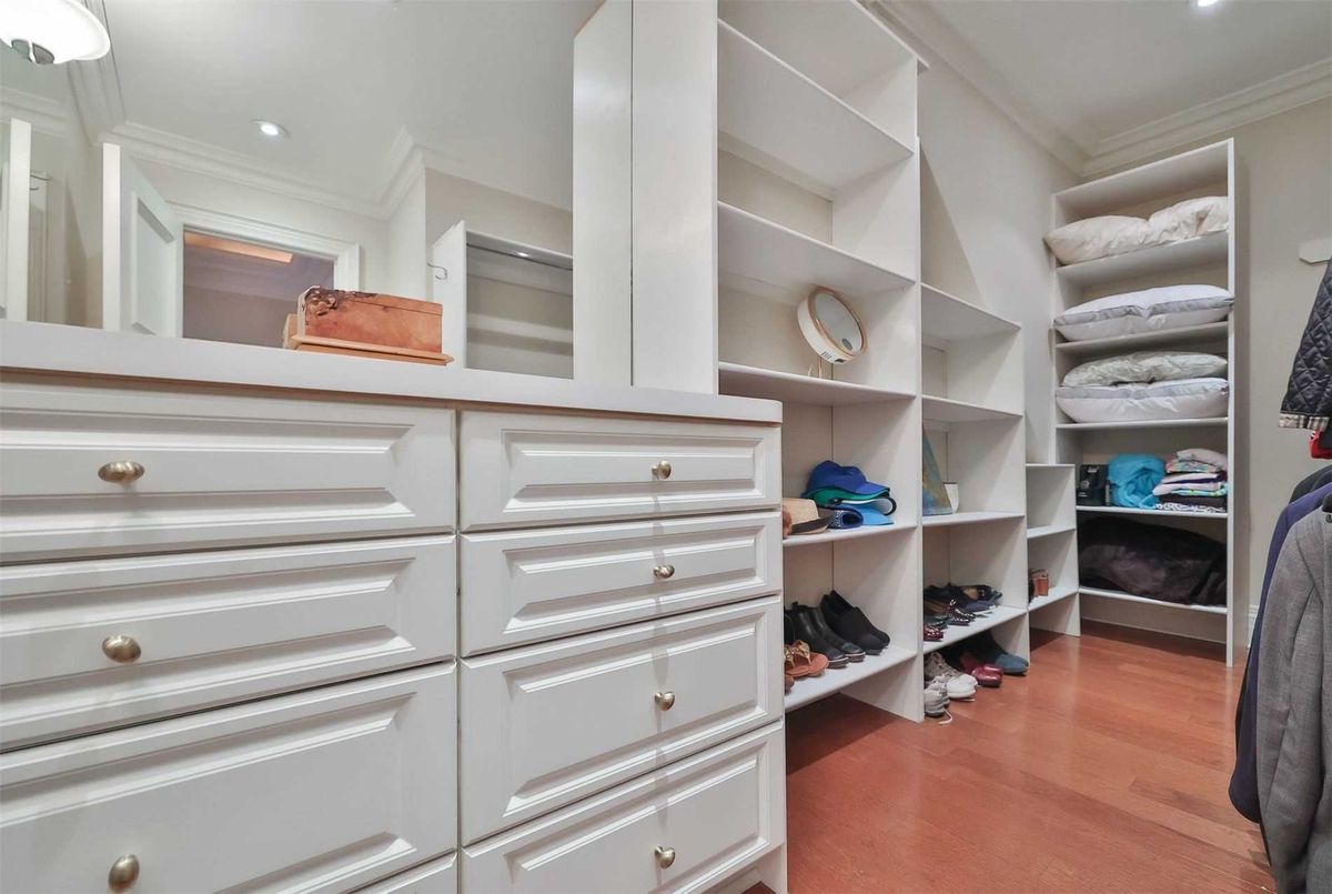 19 Forest Glen Crescent 19 Forest Glen Crescent Toronto C12