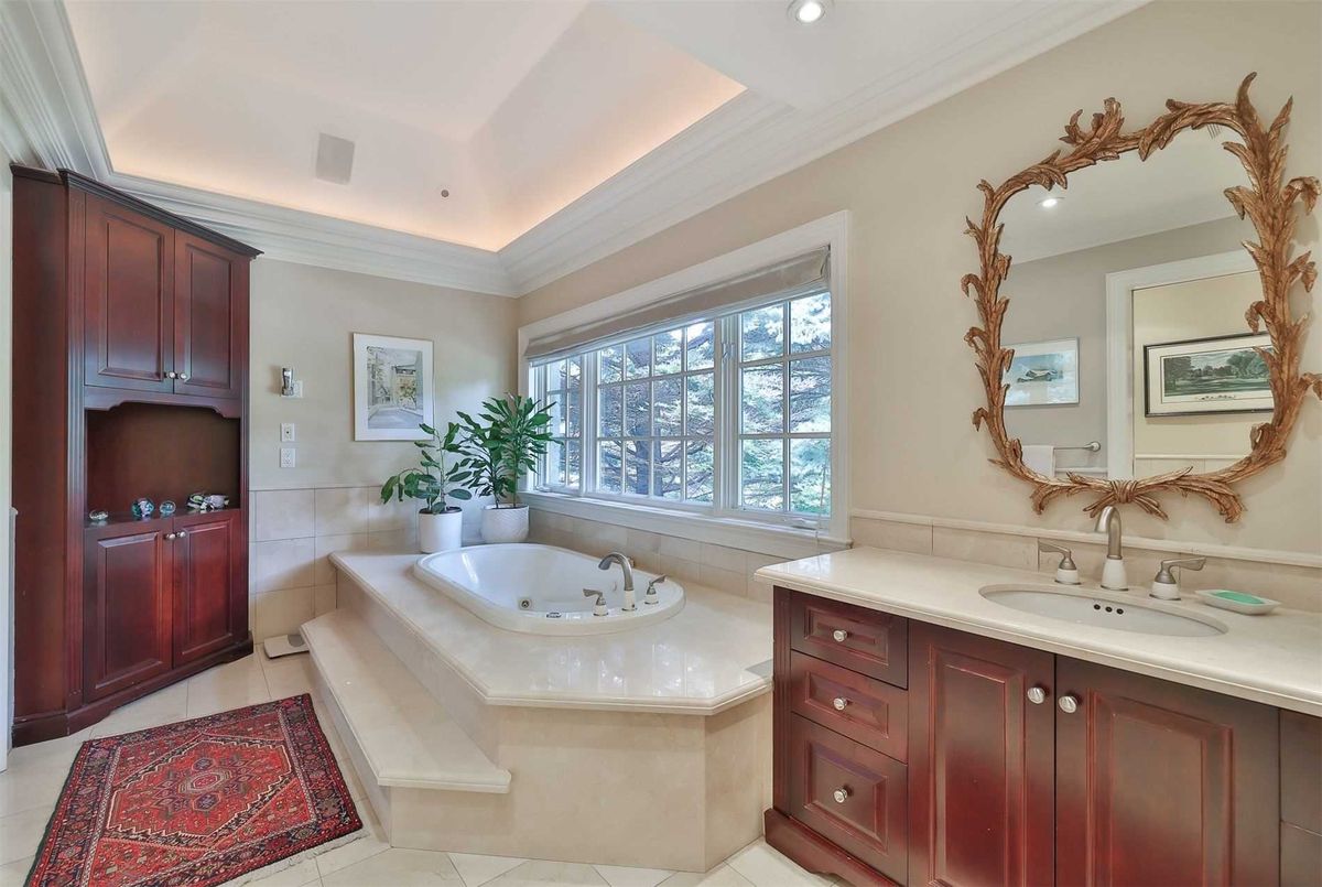 19 Forest Glen Crescent 19 Forest Glen Crescent Toronto C12