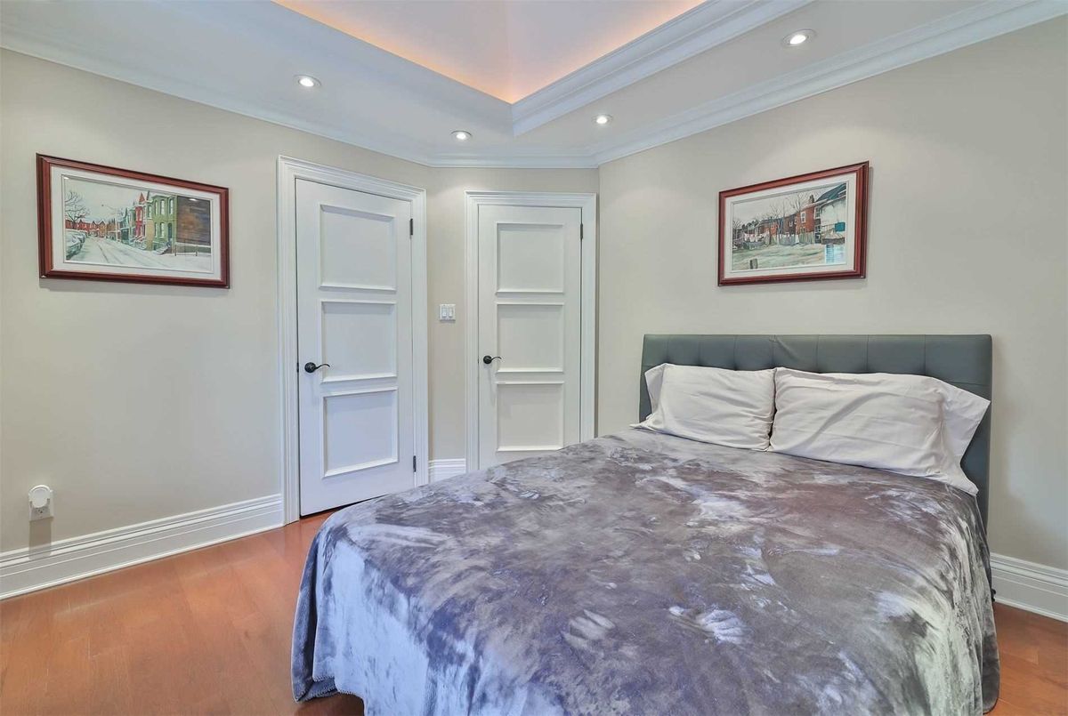 19 Forest Glen Crescent 19 Forest Glen Crescent Toronto C12