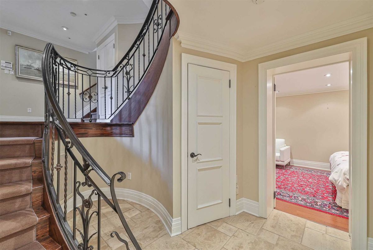 19 Forest Glen Crescent 19 Forest Glen Crescent Toronto C12