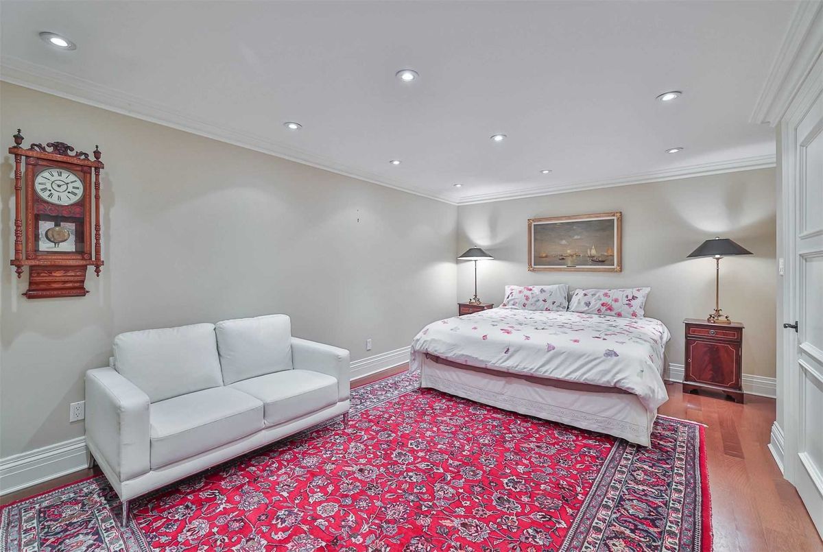 19 Forest Glen Crescent 19 Forest Glen Crescent Toronto C12