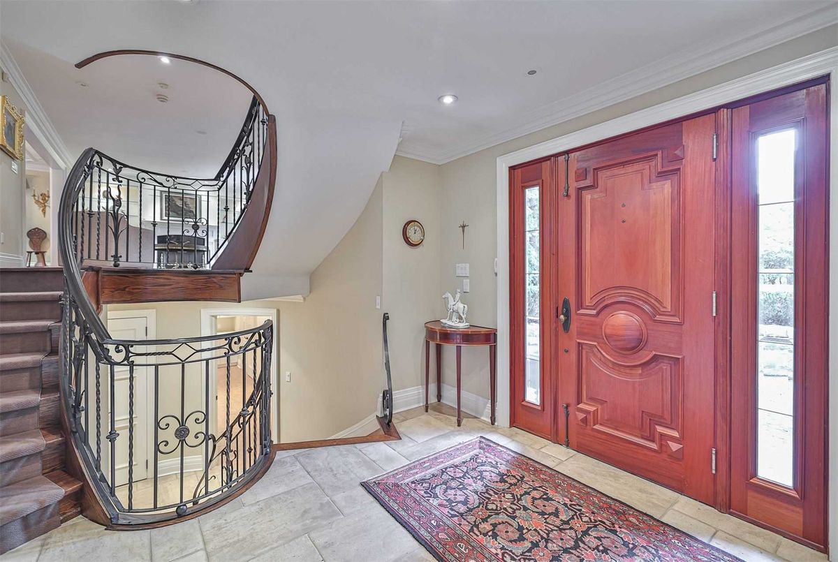 19 Forest Glen Crescent 19 Forest Glen Crescent Toronto C12