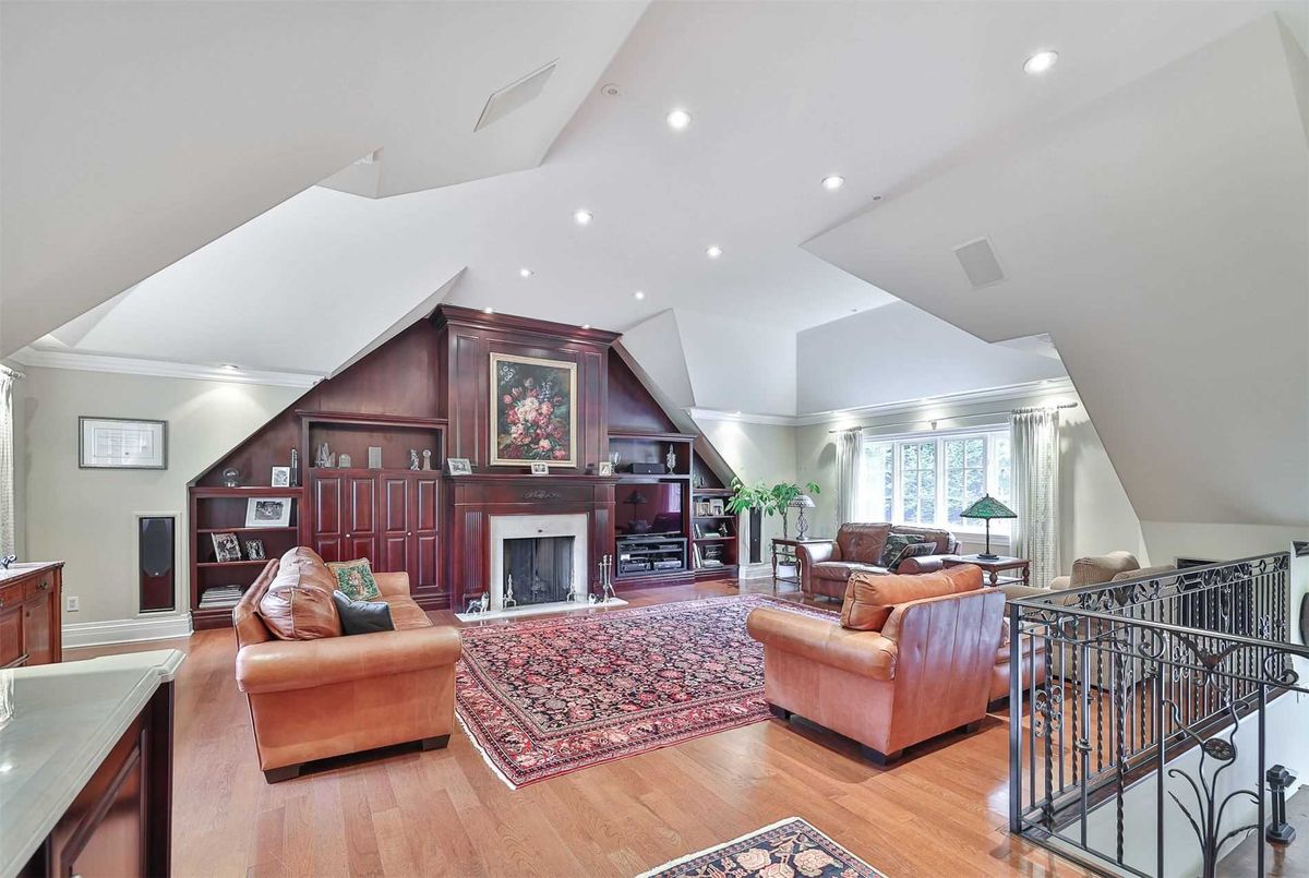 19 Forest Glen Crescent 19 Forest Glen Crescent Toronto C12