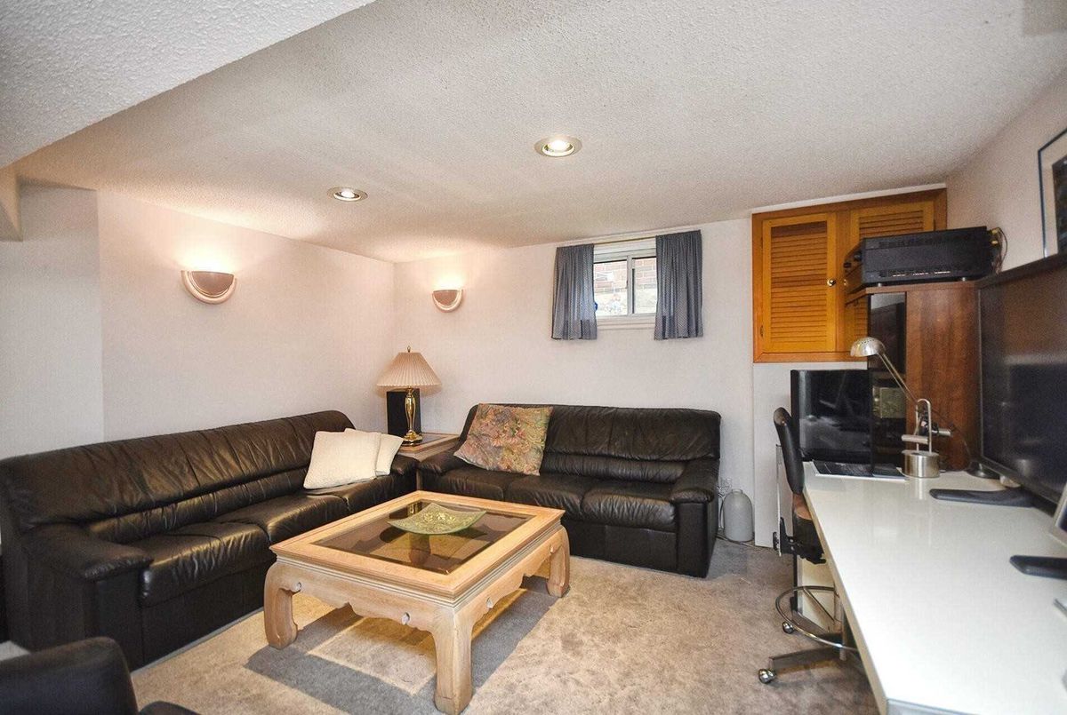 89 Avondale Avenue 89 Avondale Avenue Toronto C14