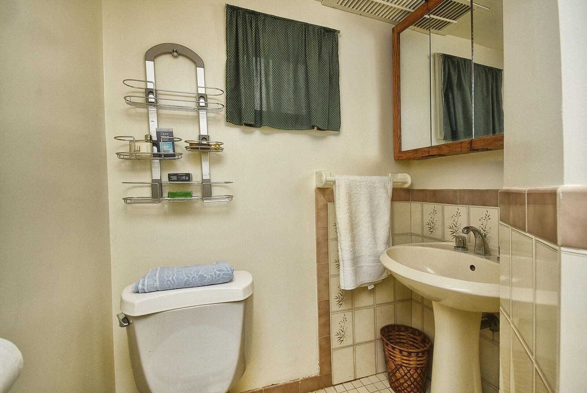 89 Avondale Avenue 89 Avondale Avenue Toronto C14