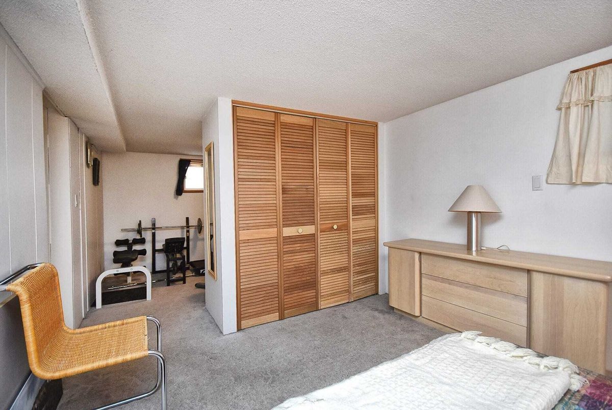 89 Avondale Avenue 89 Avondale Avenue Toronto C14