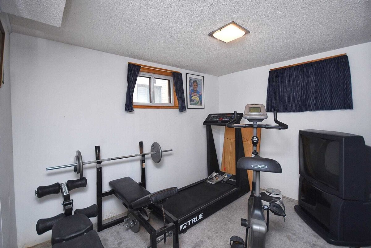 89 Avondale Avenue 89 Avondale Avenue Toronto C14