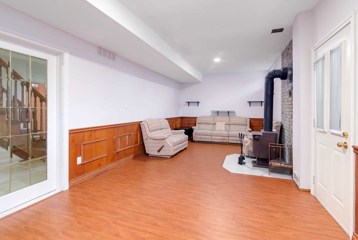 194 Holmes Avenue 194 Holmes Avenue Toronto C14