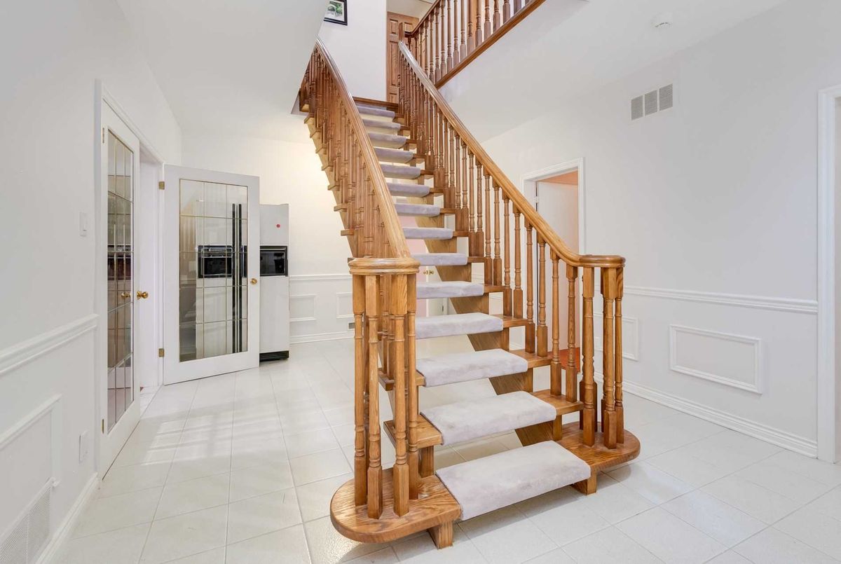 194 Holmes Avenue 194 Holmes Avenue Toronto C14