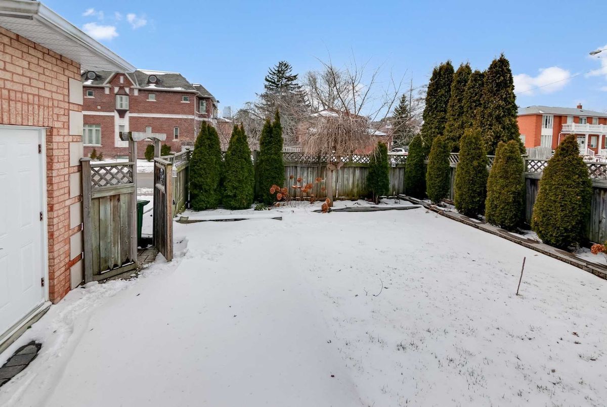 194 Holmes Avenue 194 Holmes Avenue Toronto C14