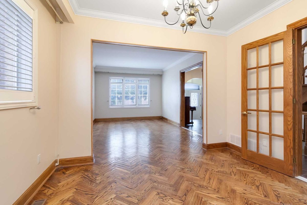 194 Holmes Avenue 194 Holmes Avenue Toronto C14