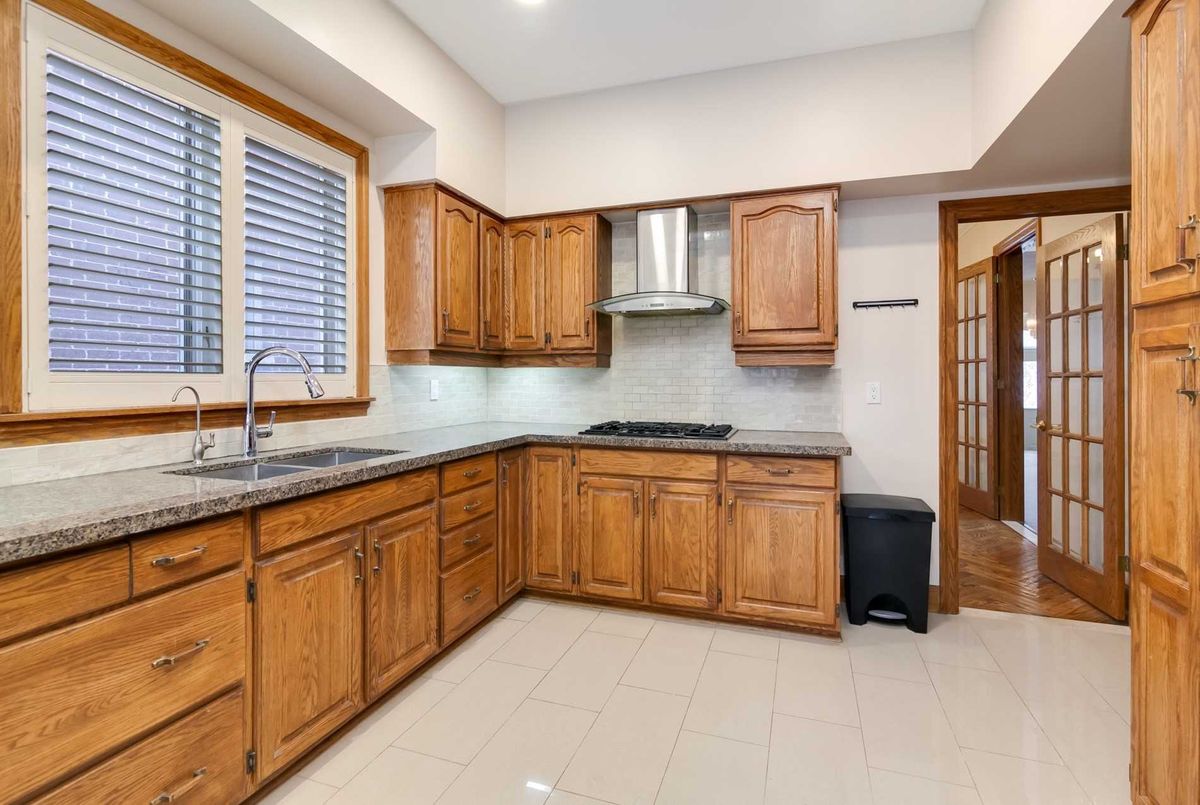 194 Holmes Avenue 194 Holmes Avenue Toronto C14