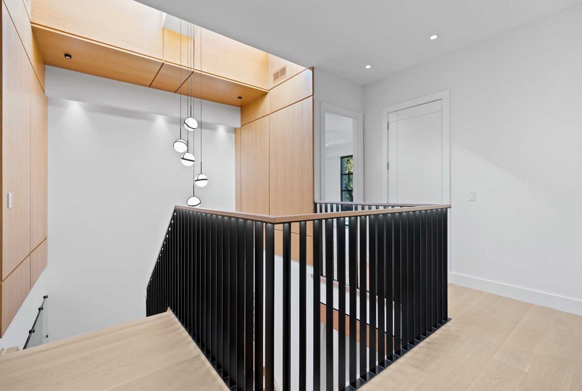 217 Kingsdale Avenue 217 Kingsdale Avenue Toronto C14