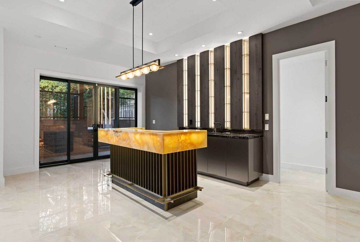 217 Kingsdale Avenue 217 Kingsdale Avenue Toronto C14