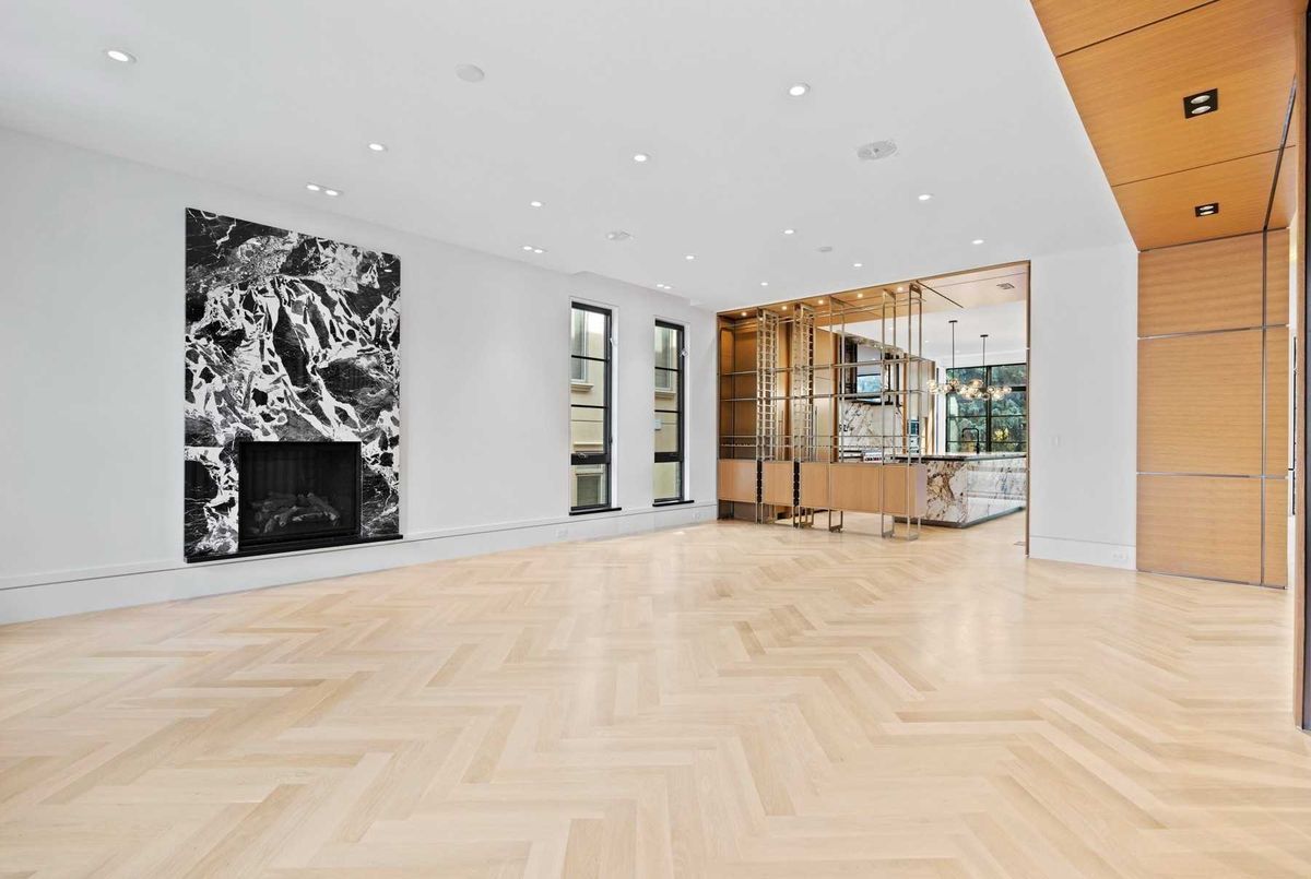 217 Kingsdale Avenue 217 Kingsdale Avenue Toronto C14