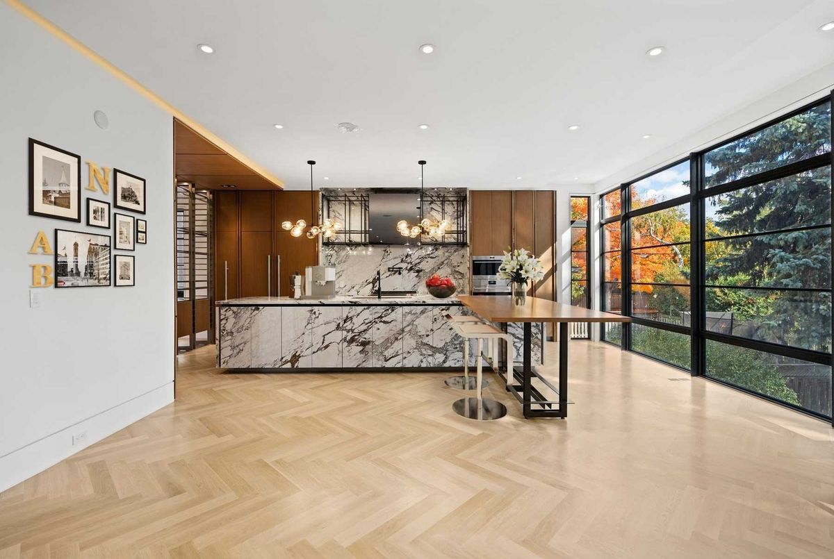 217 Kingsdale Avenue 217 Kingsdale Avenue Toronto C14