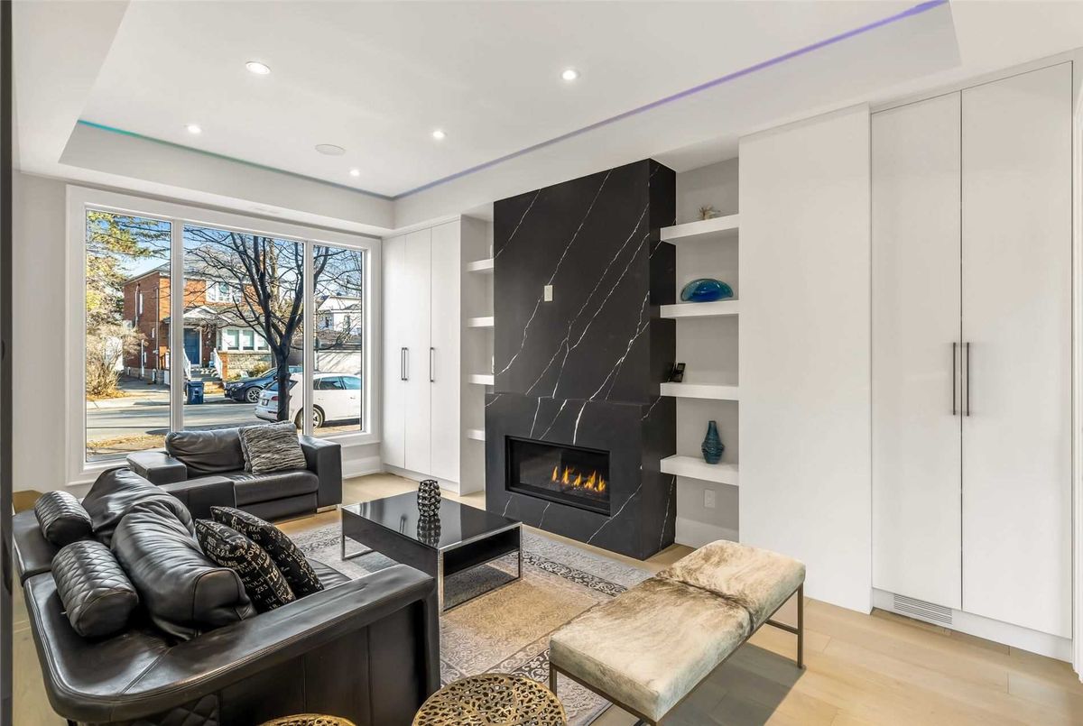 1566 Mount Pleasant Road 1566 Mount Pleasant Road Toronto C04