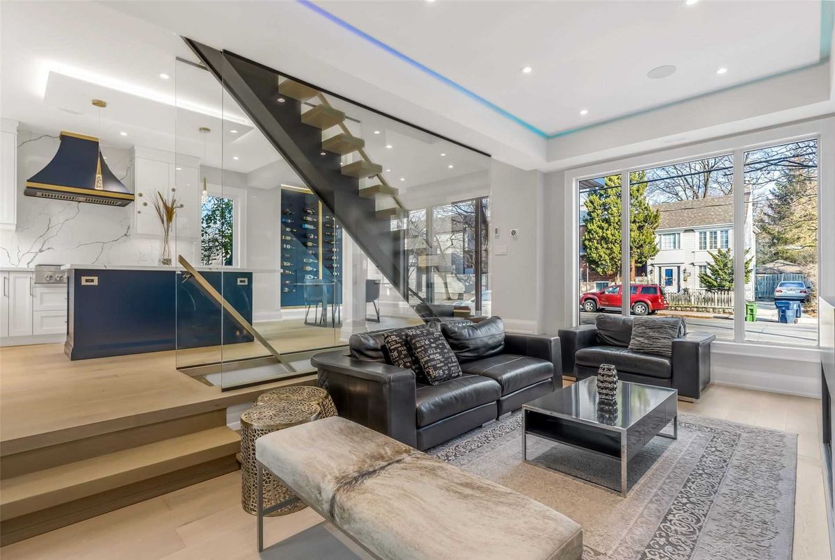 1566 Mount Pleasant Road 1566 Mount Pleasant Road Toronto C04