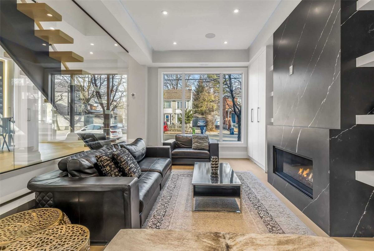 1566 Mount Pleasant Road 1566 Mount Pleasant Road Toronto C04