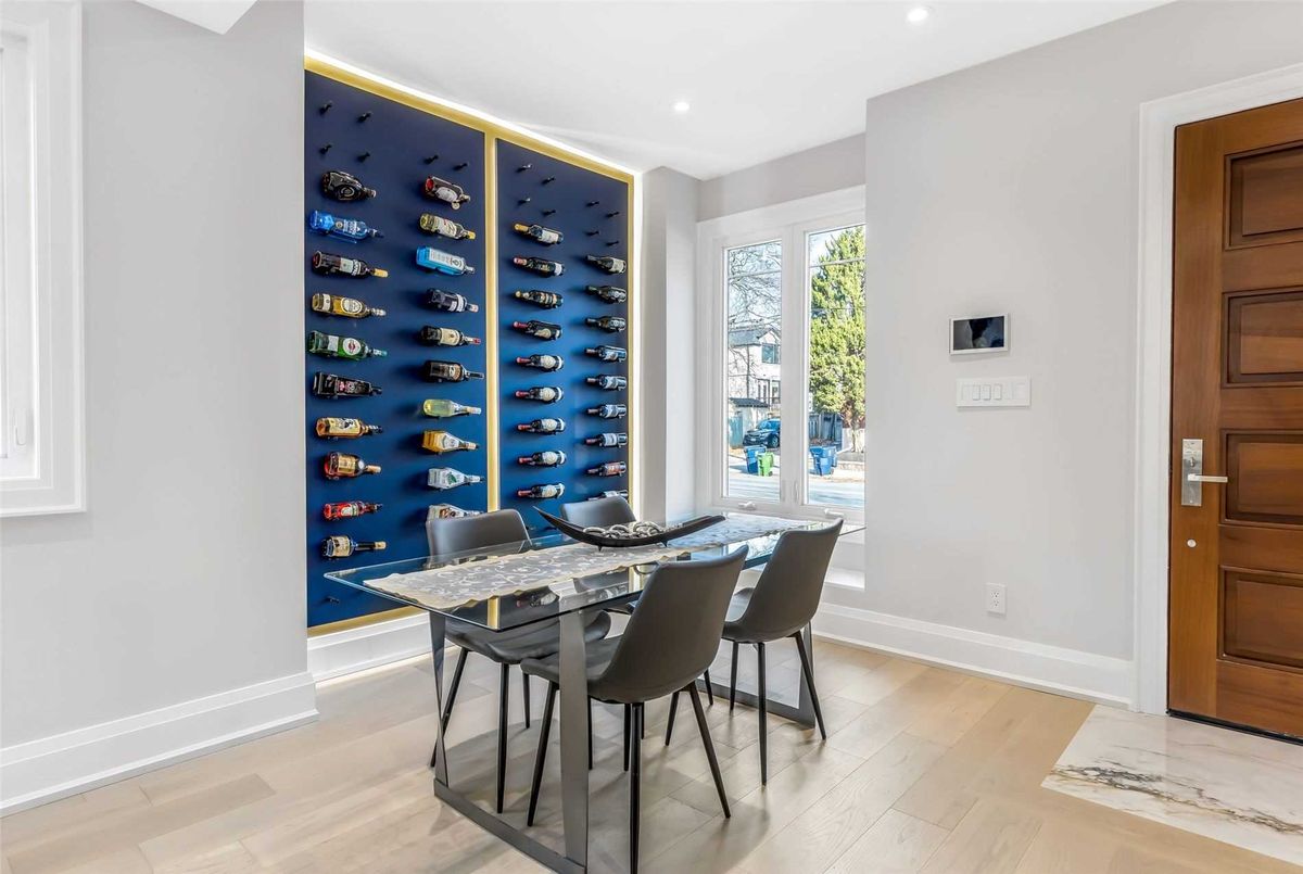 1566 Mount Pleasant Road 1566 Mount Pleasant Road Toronto C04