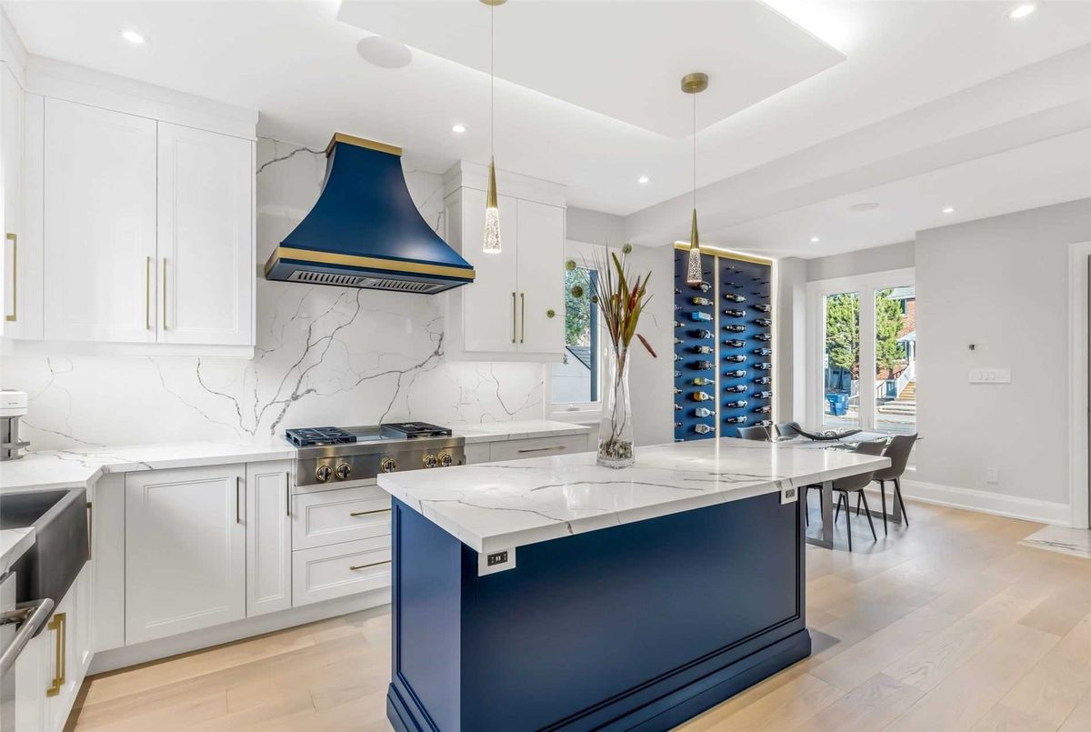 1566 Mount Pleasant Road 1566 Mount Pleasant Road Toronto C04