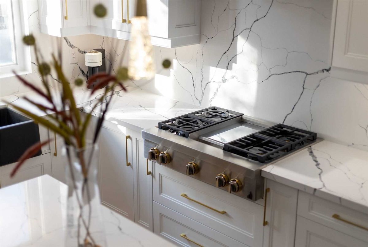 1566 Mount Pleasant Road 1566 Mount Pleasant Road Toronto C04