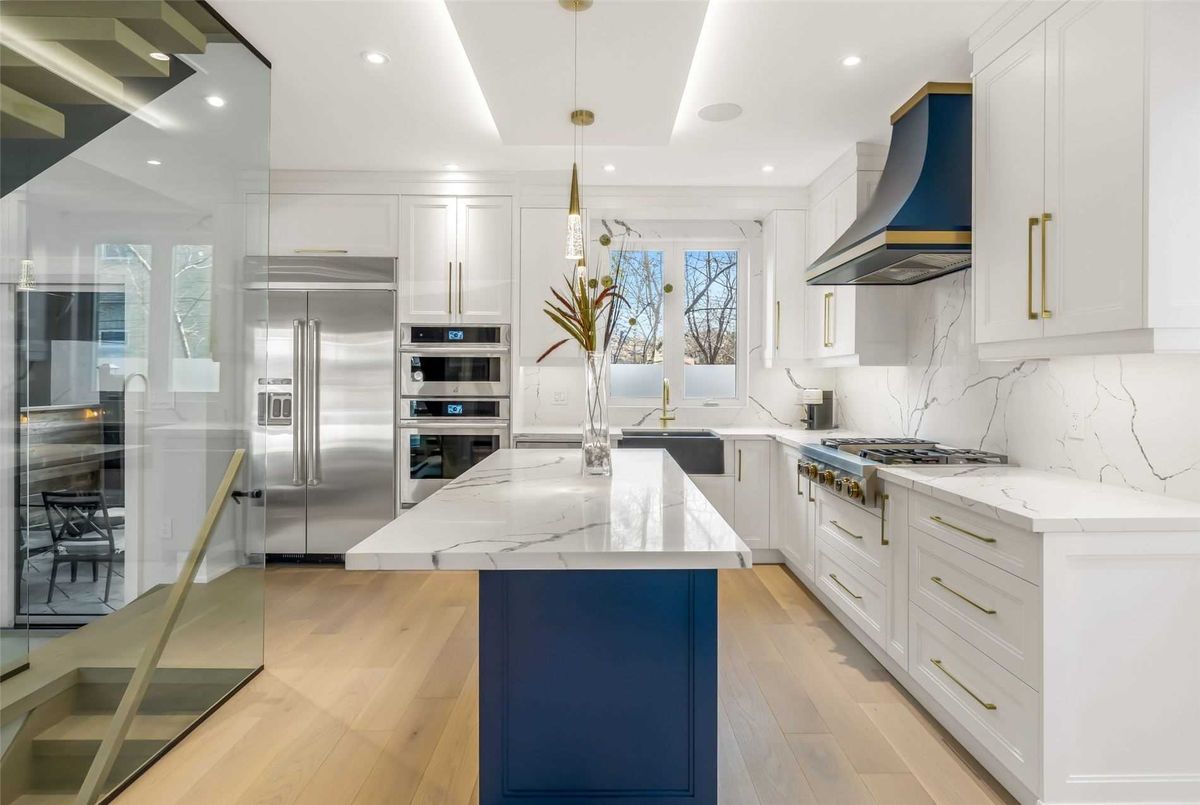 1566 Mount Pleasant Road 1566 Mount Pleasant Road Toronto C04