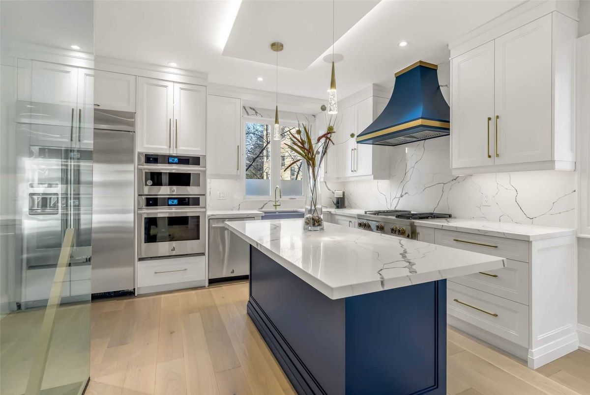 1566 Mount Pleasant Road 1566 Mount Pleasant Road Toronto C04