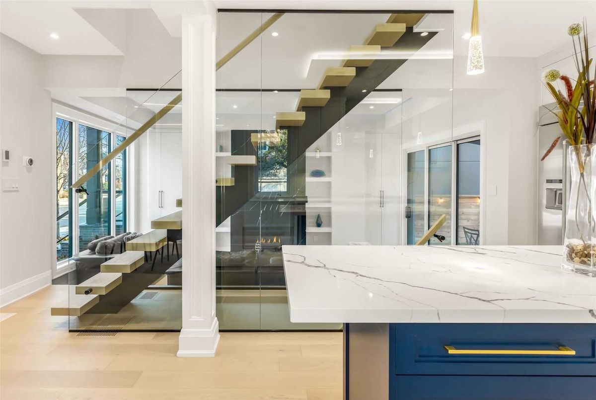 1566 Mount Pleasant Road 1566 Mount Pleasant Road Toronto C04