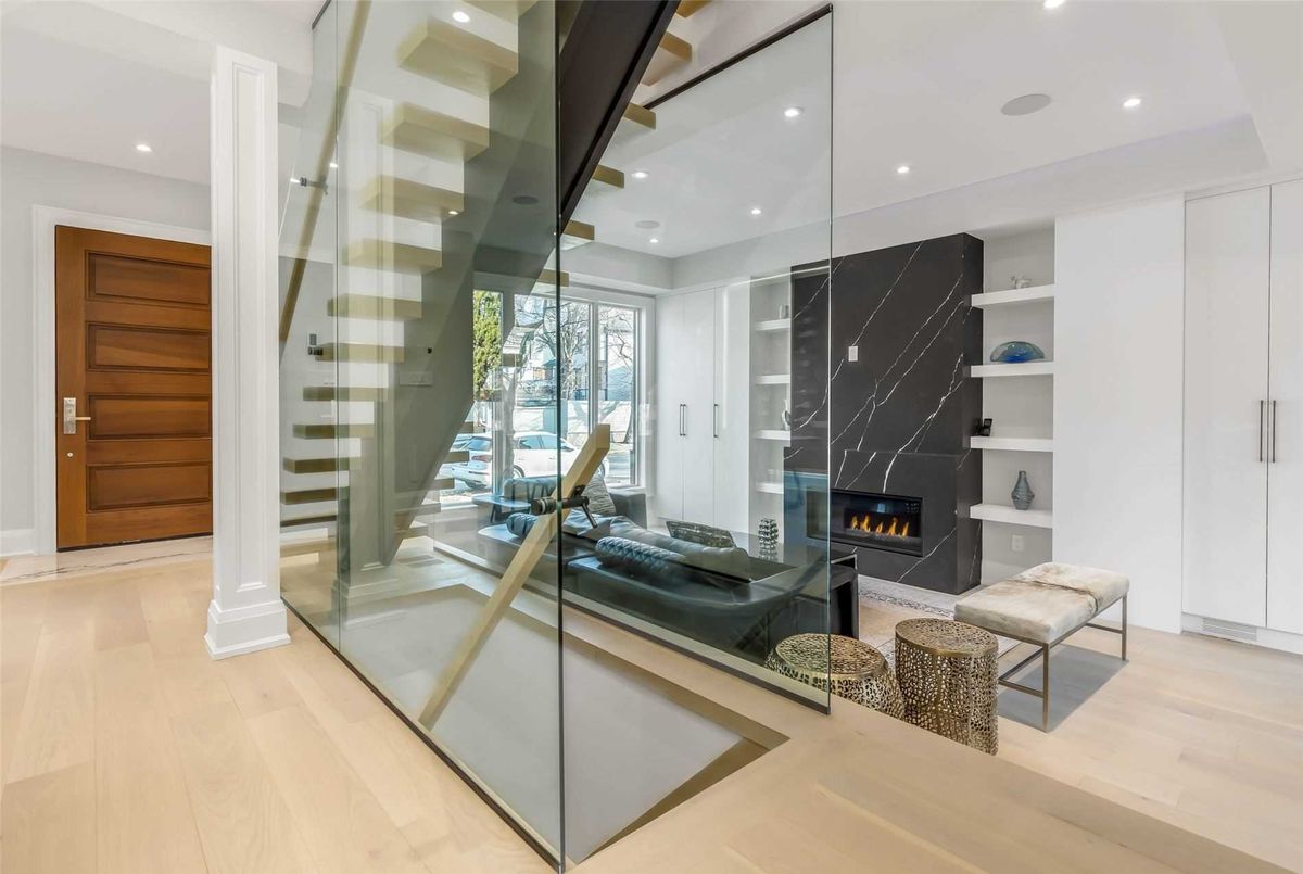 1566 Mount Pleasant Road 1566 Mount Pleasant Road Toronto C04