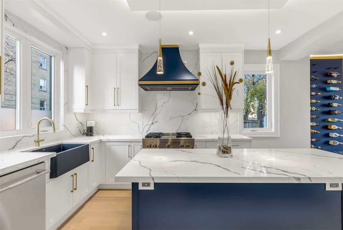 1566 Mount Pleasant Road 1566 Mount Pleasant Road Toronto C04