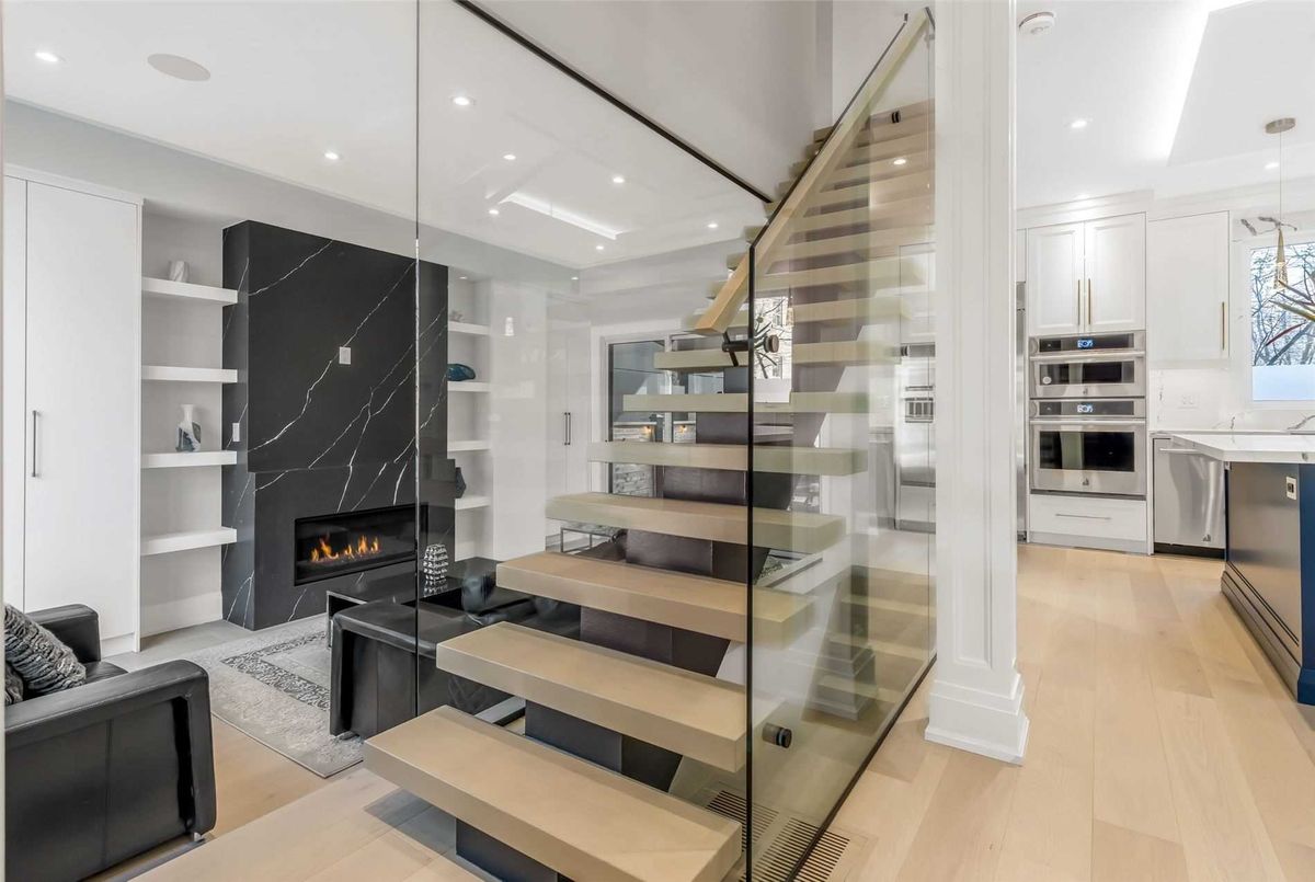 1566 Mount Pleasant Road 1566 Mount Pleasant Road Toronto C04