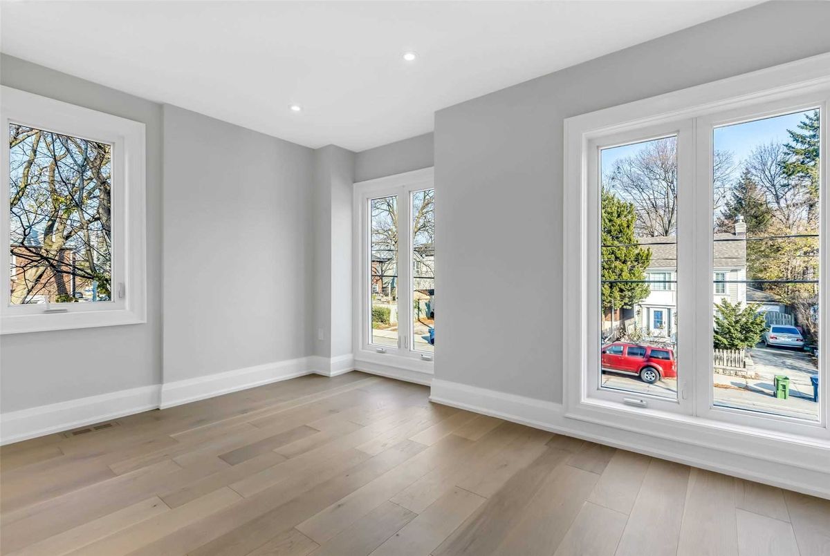 1566 Mount Pleasant Road 1566 Mount Pleasant Road Toronto C04