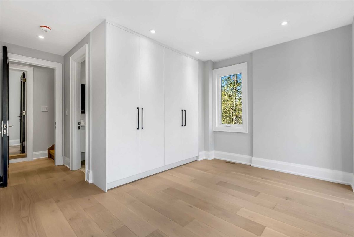 1566 Mount Pleasant Road 1566 Mount Pleasant Road Toronto C04