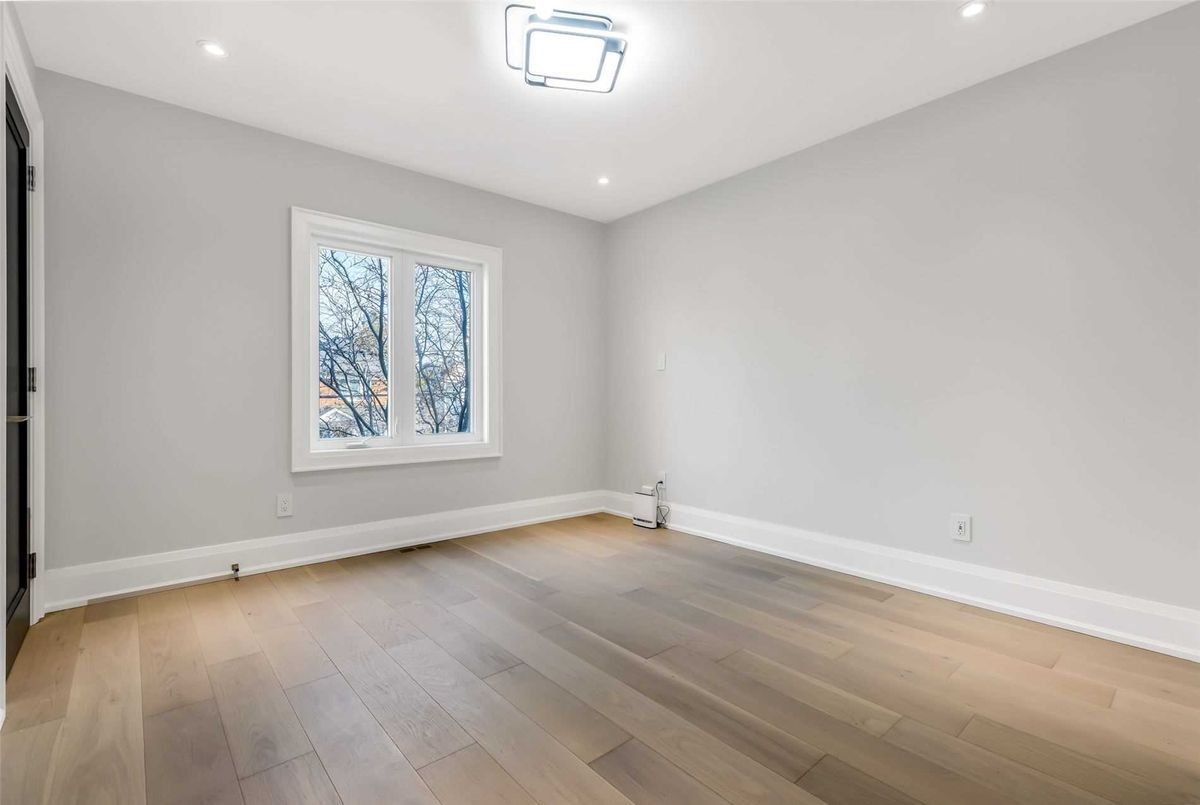 1566 Mount Pleasant Road 1566 Mount Pleasant Road Toronto C04