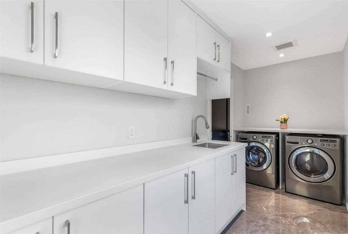 1566 Mount Pleasant Road 1566 Mount Pleasant Road Toronto C04