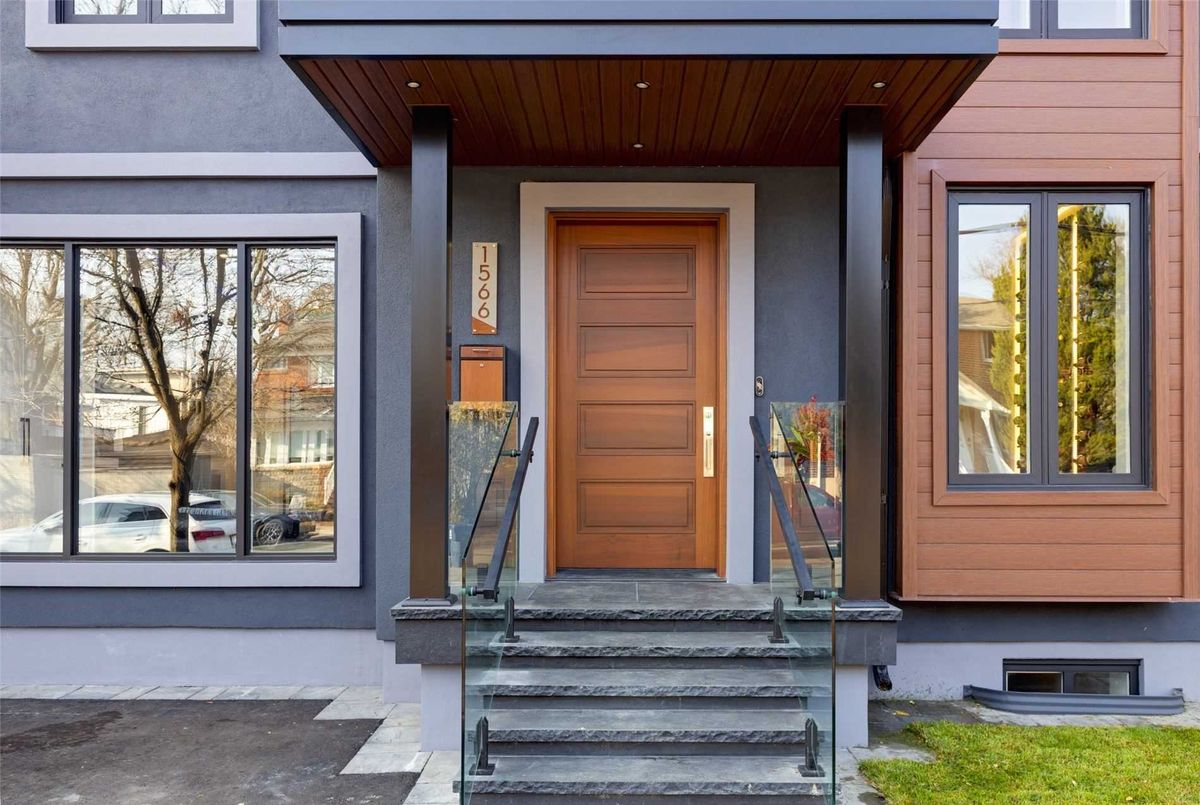 1566 Mount Pleasant Road 1566 Mount Pleasant Road Toronto C04