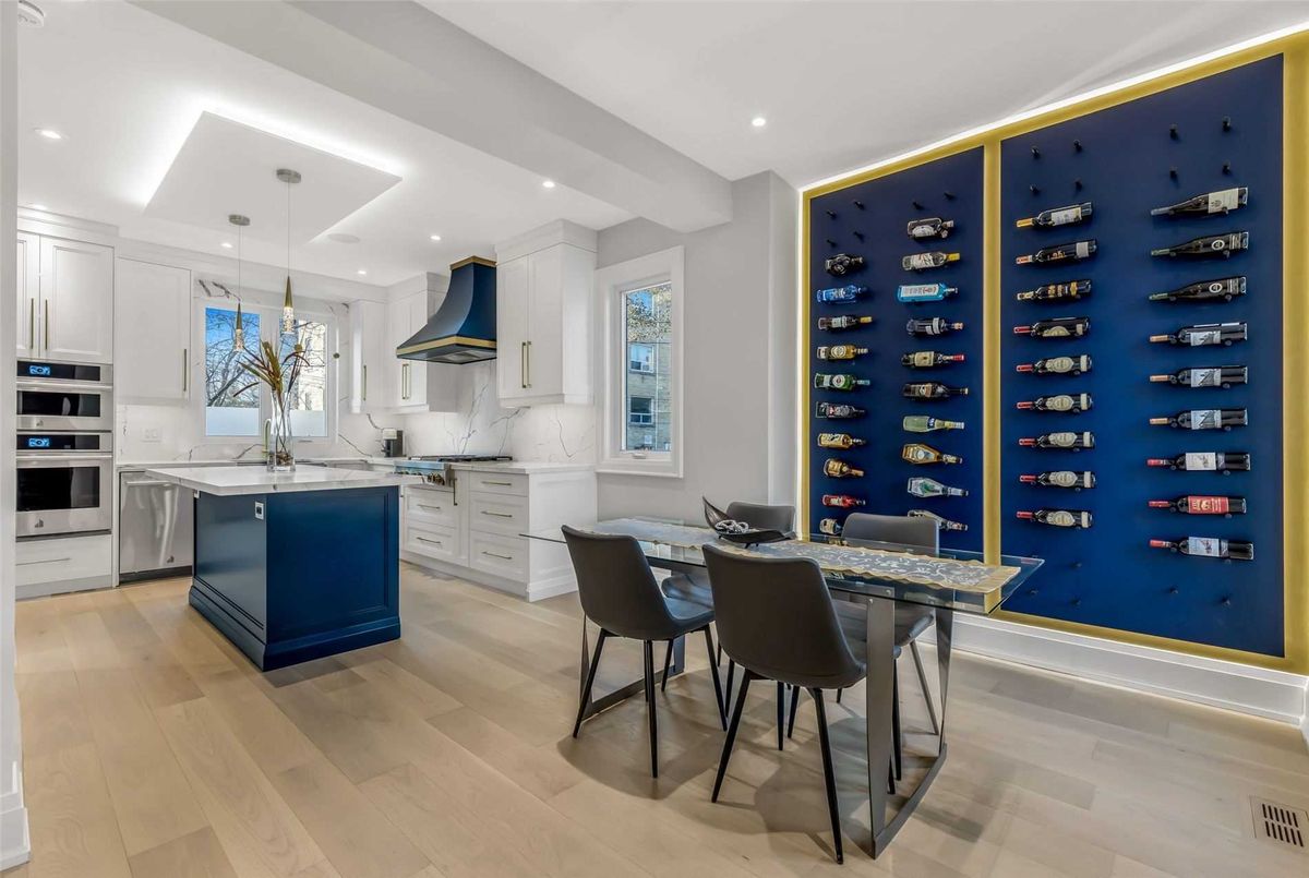 1566 Mount Pleasant Road 1566 Mount Pleasant Road Toronto C04