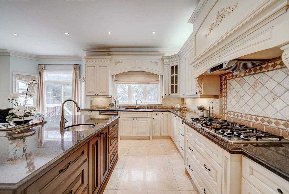 111 Alfred Ave 111 Alfred Ave Toronto